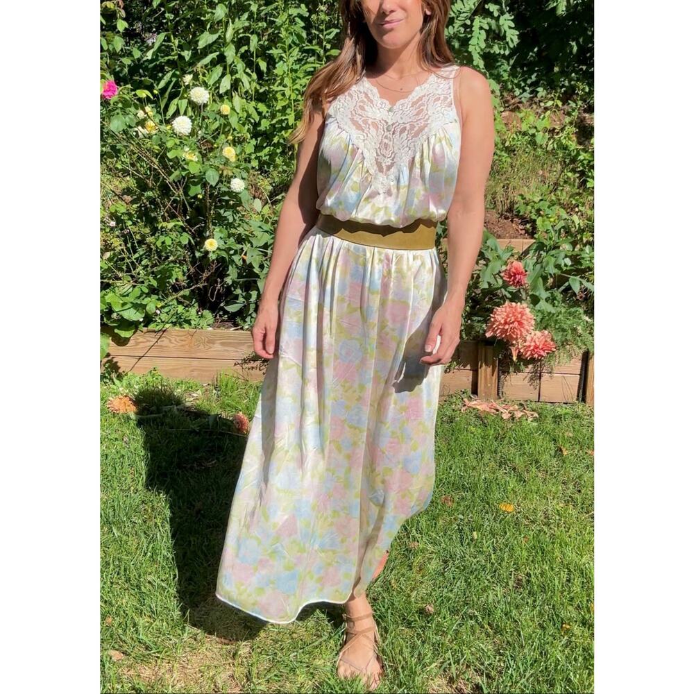 Vintage 1970s Vassarette Pastel Lace Slip Dress Nightgown (Maxi)